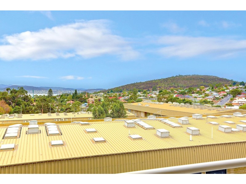 9/33 Tower Road, New Town TAS 7008