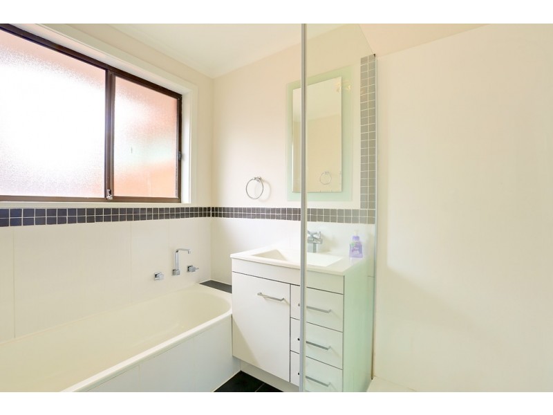 4/3b Shenstone Place, Montrose TAS 7010