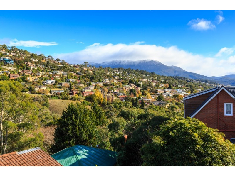 1/18 Longview Avenue, Sandy Bay TAS 7005