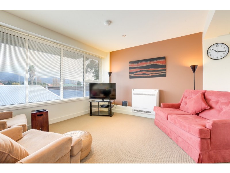 2/33 Tower Road, New Town TAS 7008