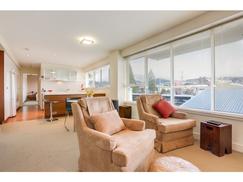 2/33 Tower Road, New Town TAS 7008