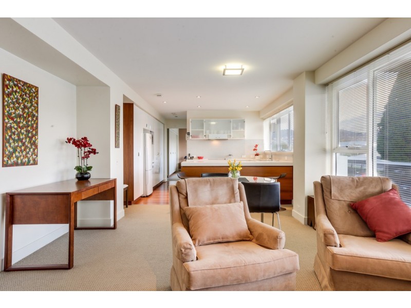 2/33 Tower Road, New Town TAS 7008