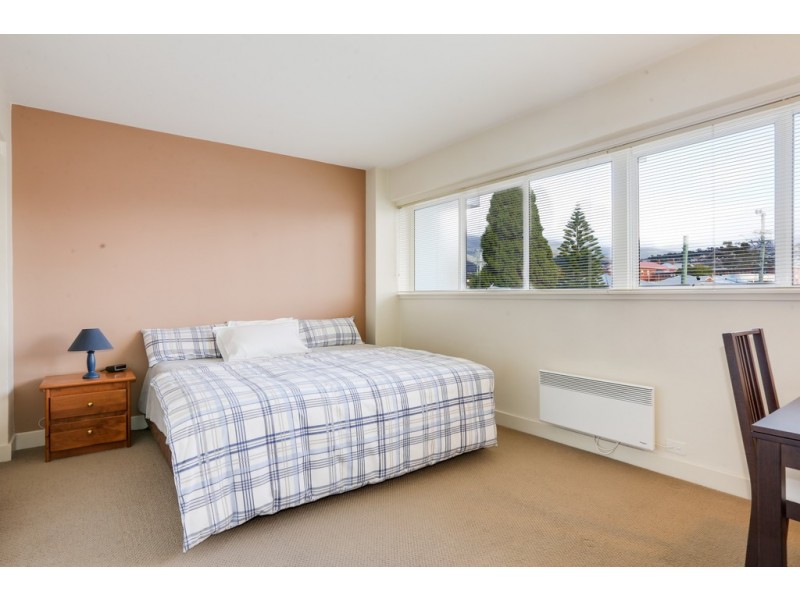 2/33 Tower Road, New Town TAS 7008