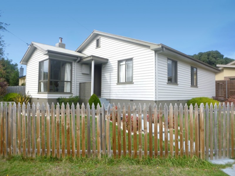2/5 Erebus Street, Warrane TAS 7018