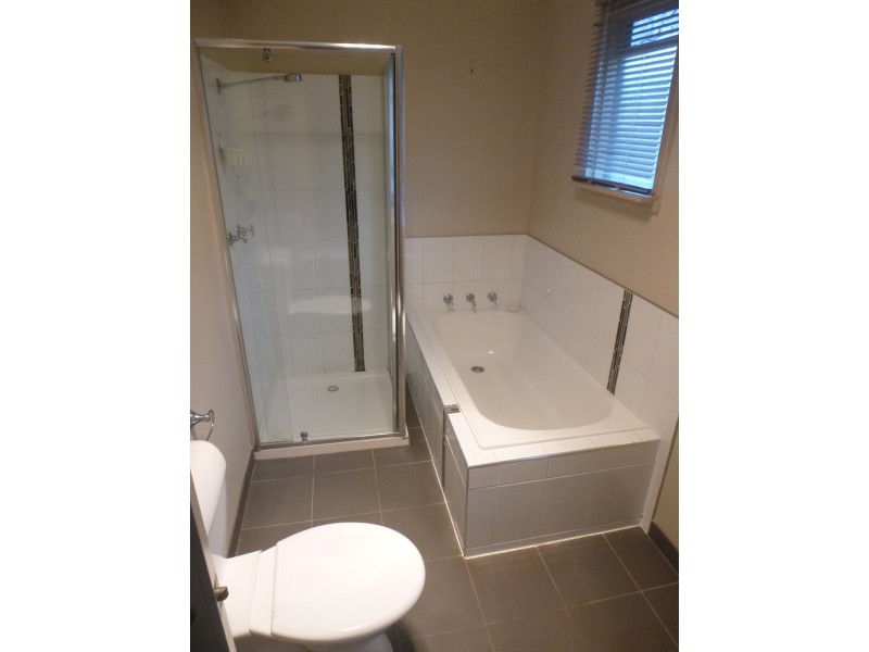 2/5 Erebus Street, Warrane TAS 7018
