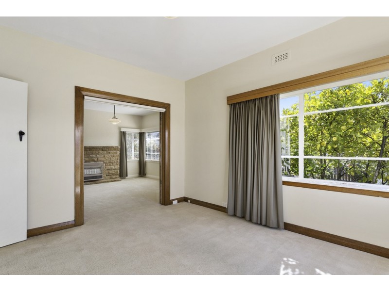 6 Edge Avenue, Lenah Valley TAS 7008