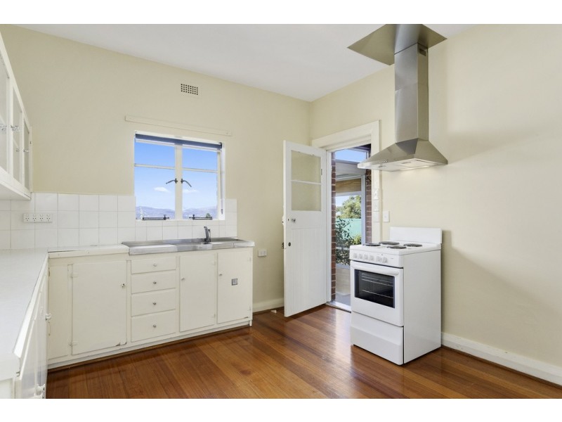 6 Edge Avenue, Lenah Valley TAS 7008