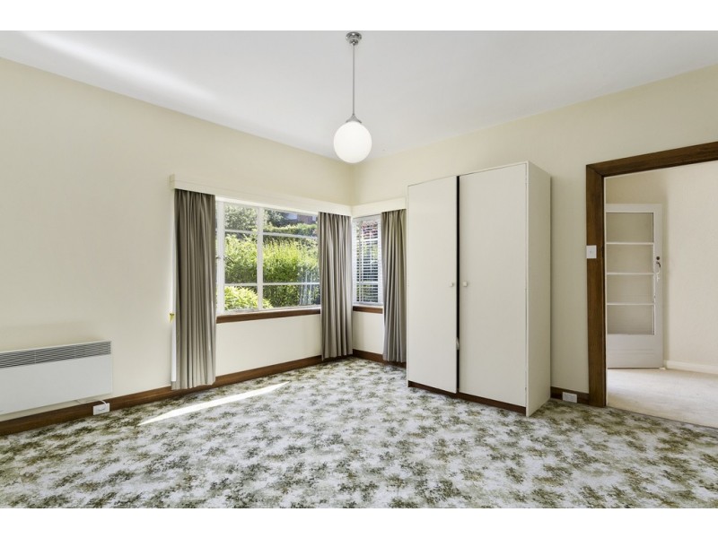 6 Edge Avenue, Lenah Valley TAS 7008