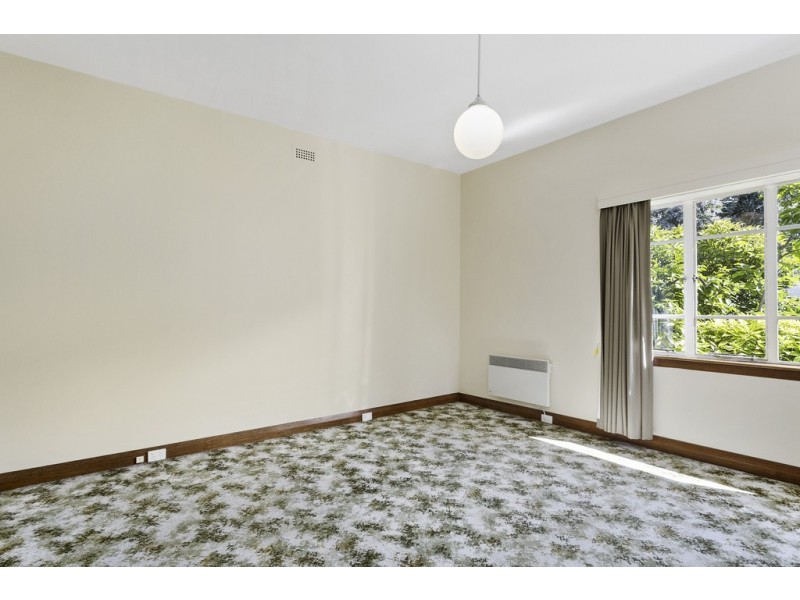 6 Edge Avenue, Lenah Valley TAS 7008