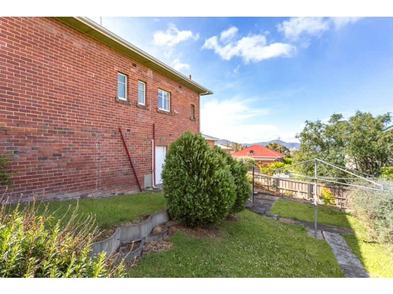 6 Edge Avenue, Lenah Valley TAS 7008