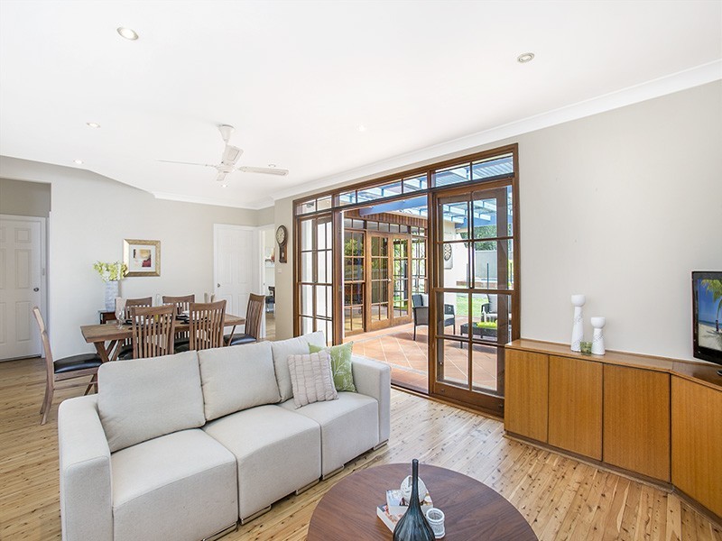 111 Woronora Crescent, Como NSW 2226