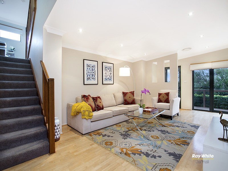 42 Laurina Avenue, Yarrawarrah NSW 2233