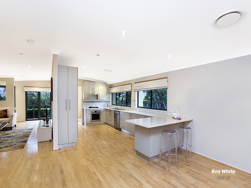 42 Laurina Avenue, Yarrawarrah NSW 2233