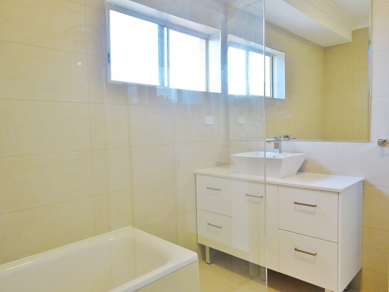 43 Girraween Avenue, Como NSW 2226