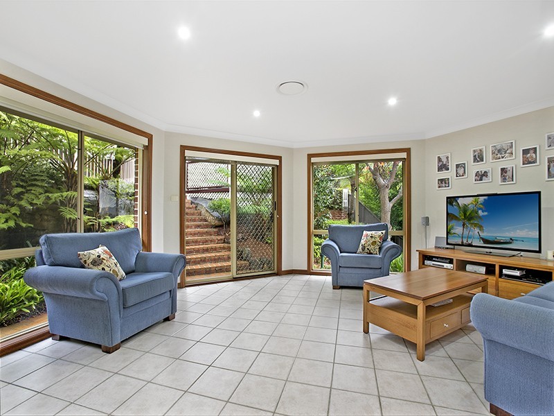 6 Mannikin Drive, Woronora Heights NSW 2233