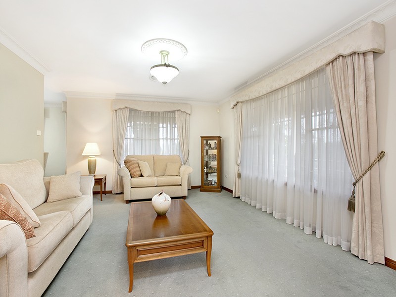 6 Mannikin Drive, Woronora Heights NSW 2233