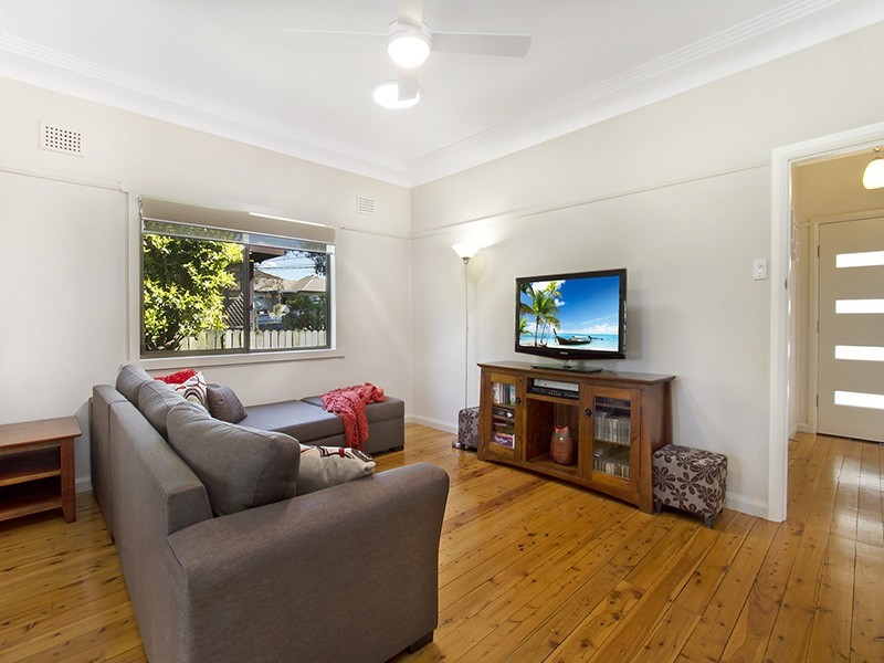 92 Wolger Street, Como NSW 2226