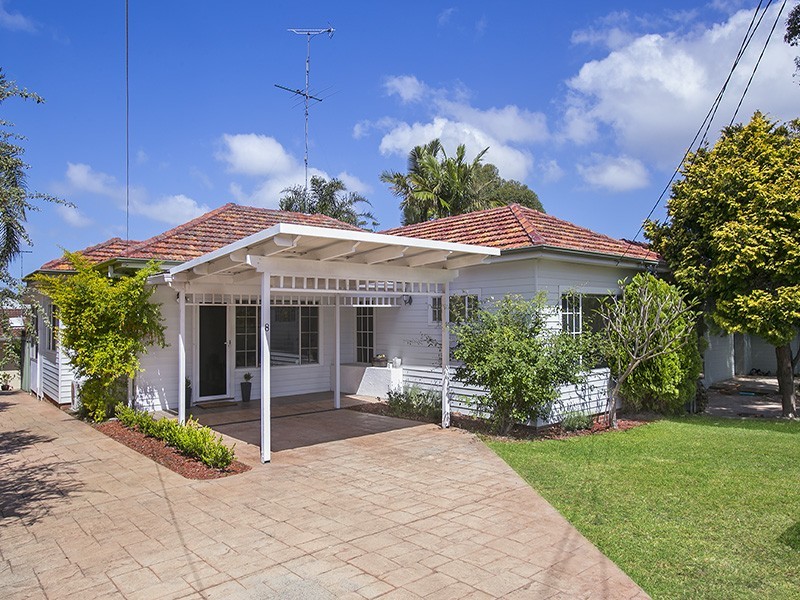 8 Barjadda Avenue, Sylvania NSW 2224