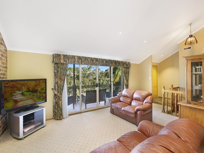 54 Albatross Cct, Woronora Heights NSW 2233