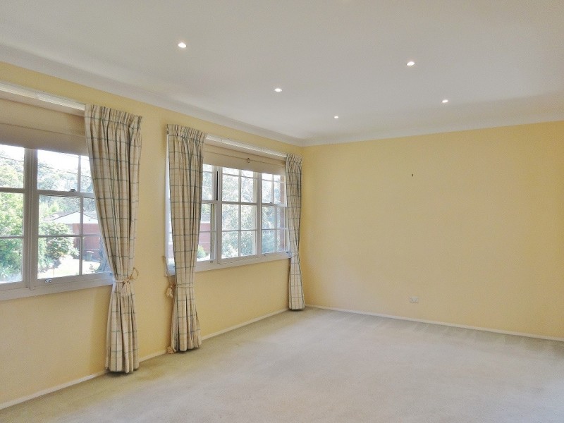 18 Wanganui Road, Kirrawee NSW 2232