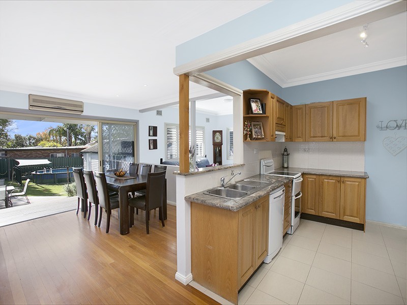 7 Tea Gardens Ave, Kirrawee NSW 2232