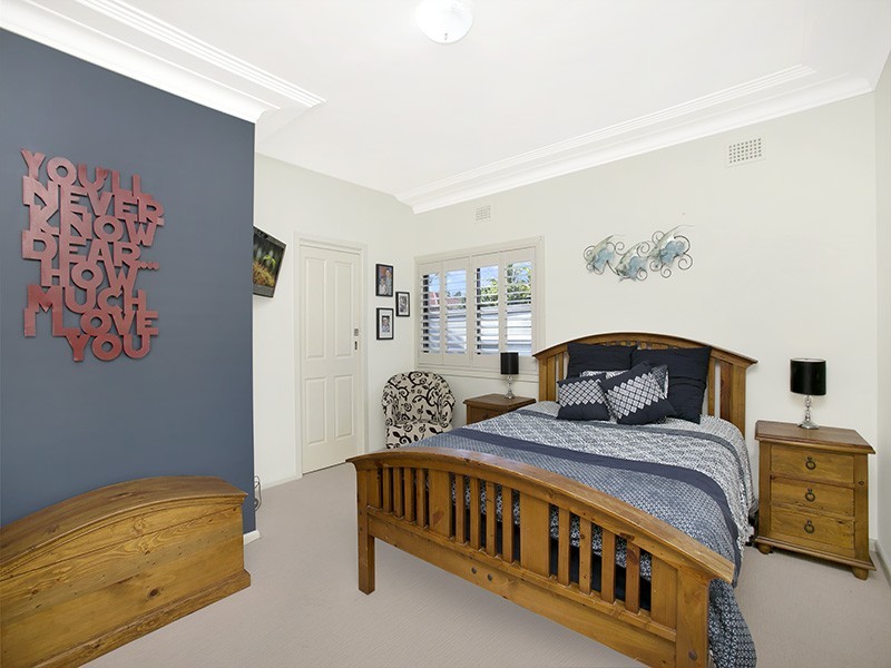 7 Tea Gardens Ave, Kirrawee NSW 2232