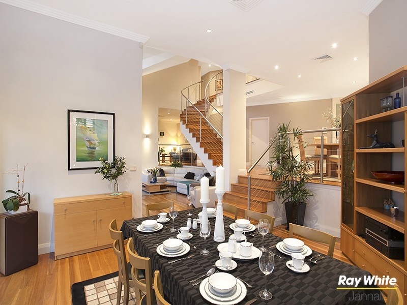 6 St Lukes Way, Kangaroo Point NSW 2224