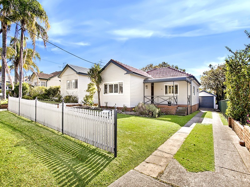 7 Tea Gardens Ave, Kirrawee NSW 2232