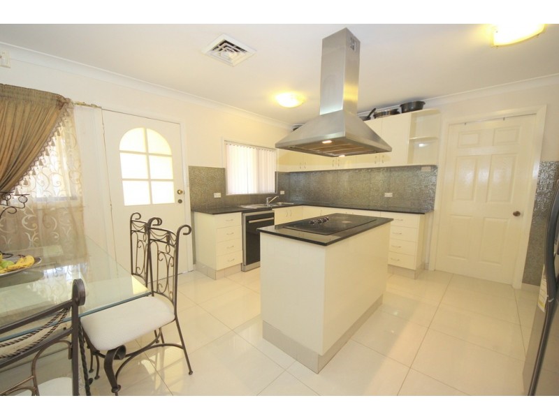 88 Ascot Drive, Chipping Norton NSW 2170