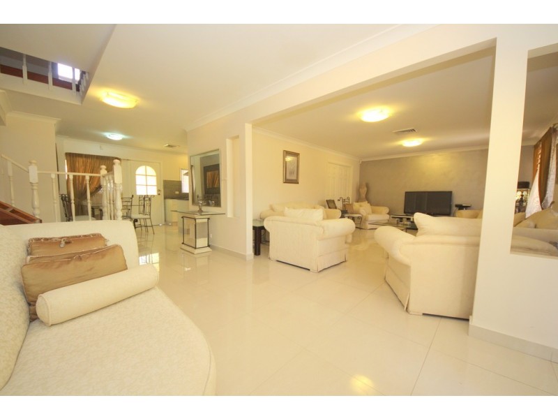 88 Ascot Drive, Chipping Norton NSW 2170