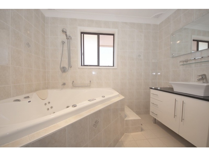 88 Ascot Drive, Chipping Norton NSW 2170