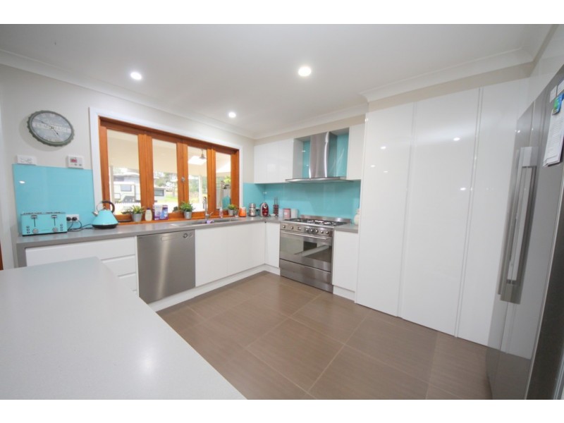 14 River Road, Tahmoor NSW 2573