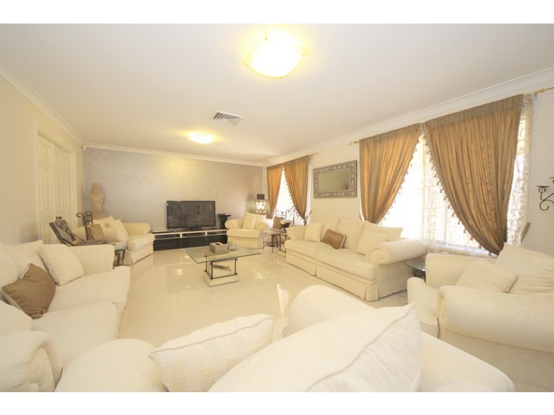 88 Ascot Drive, Chipping Norton NSW 2170