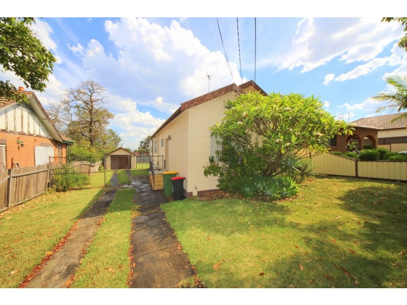 18 Gardenia Avenue, Bankstown NSW 2200