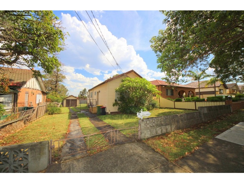 18 Gardenia Avenue, Bankstown NSW 2200
