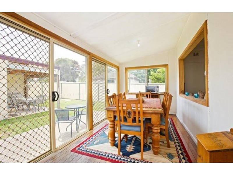 18 Endeavour Road, Georges Hall NSW 2198