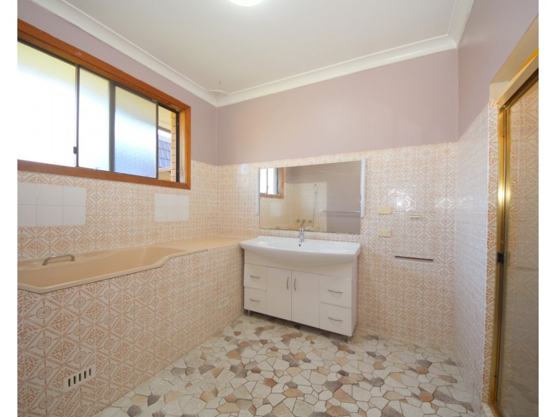 61 Lucas Avenue, Moorebank NSW 2170