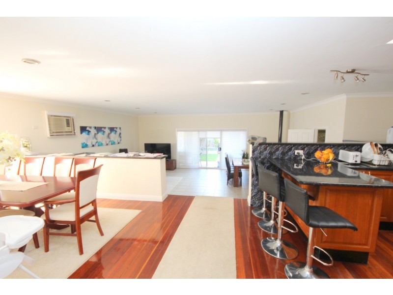 33 Highview Avenue, Greenacre NSW 2190