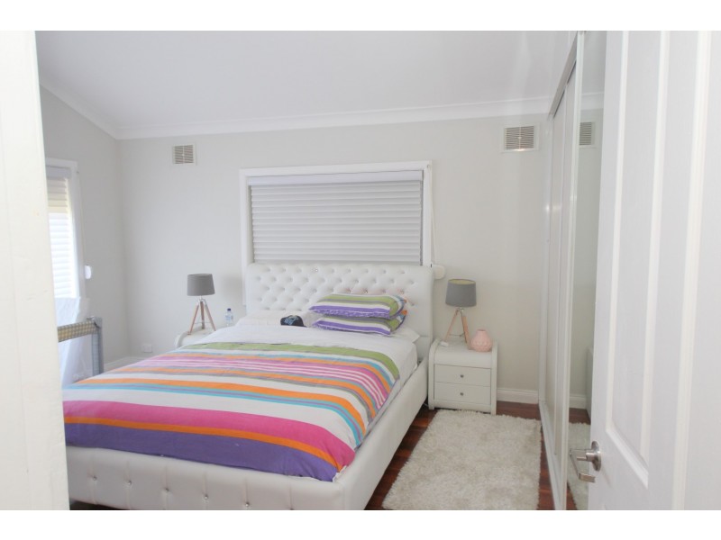 33 Highview Avenue, Greenacre NSW 2190