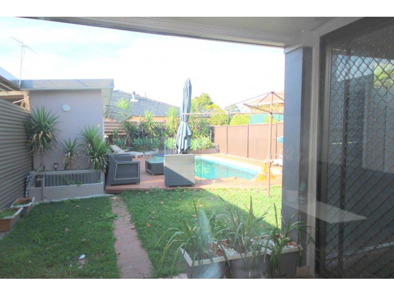 33 Highview Avenue, Greenacre NSW 2190