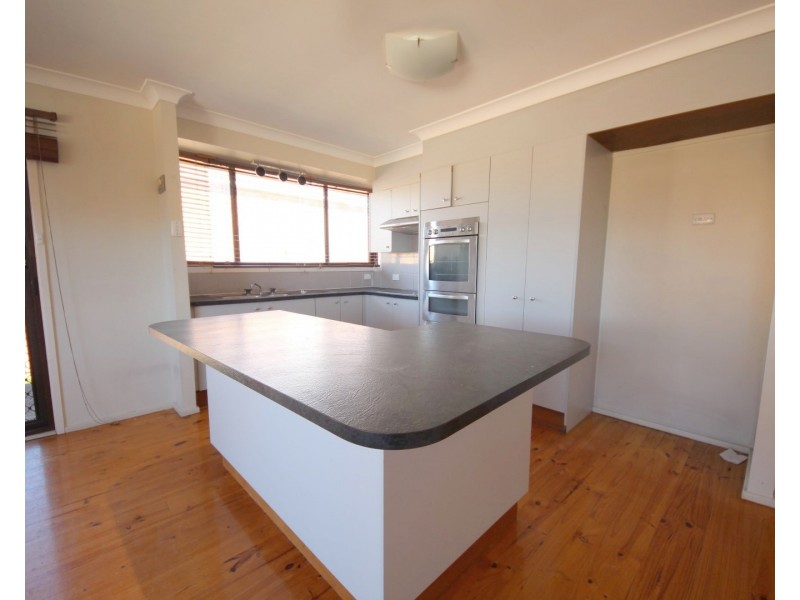5 Nottingham Crescent, Chipping Norton NSW 2170