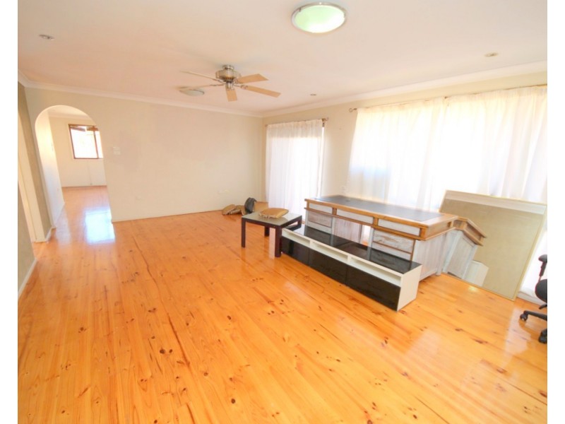 5 Nottingham Crescent, Chipping Norton NSW 2170