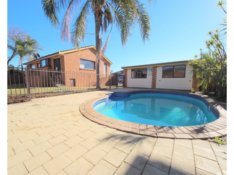 5 Nottingham Crescent, Chipping Norton NSW 2170