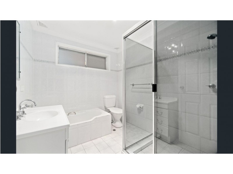 20 Caroline Crescent, Georges Hall NSW 2198