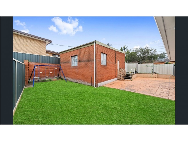 20 Caroline Crescent, Georges Hall NSW 2198