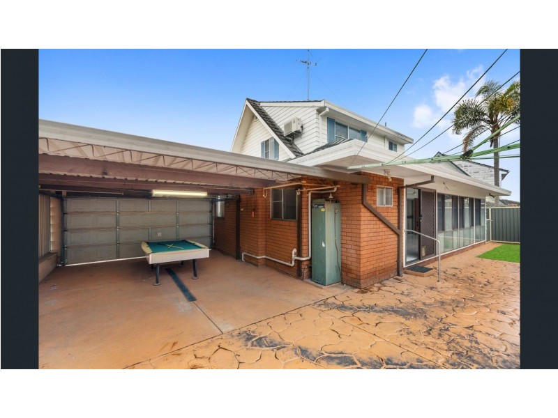 20 Caroline Crescent, Georges Hall NSW 2198