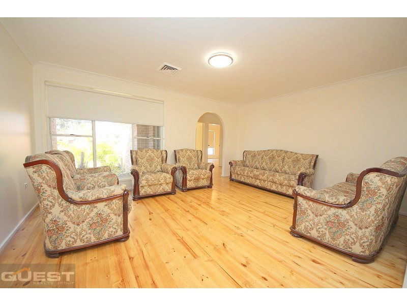 11 Ledbury Place, Chipping Norton NSW 2170