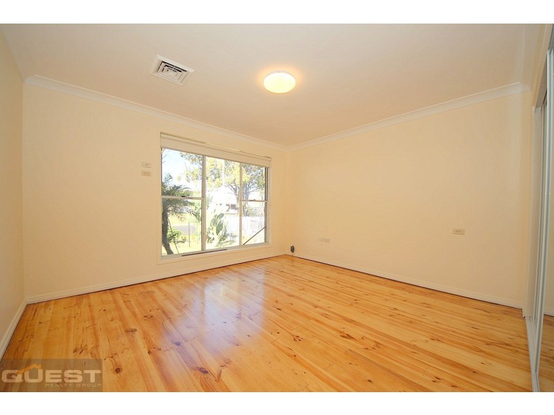 11 Ledbury Place, Chipping Norton NSW 2170