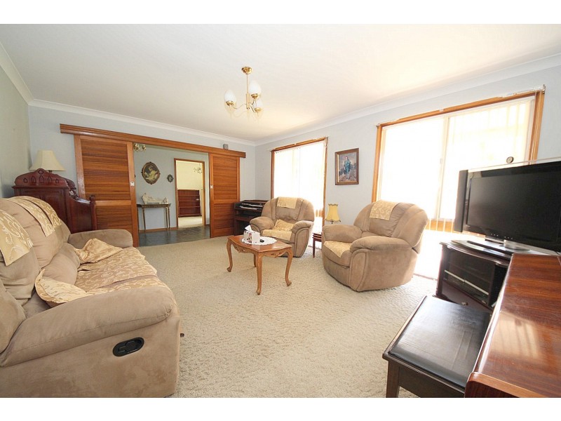 40 Clyde Avenue, Moorebank NSW 2170