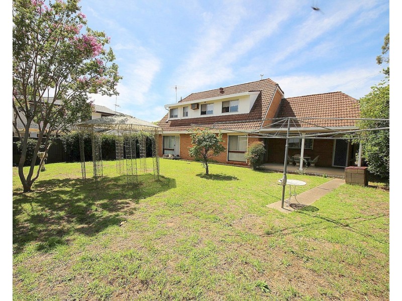 40 Clyde Avenue, Moorebank NSW 2170
